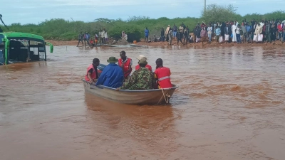 Die Regenzeit in Kenia wird in diesem Jahr durch das Wetterphänomen El Niño verstärkt. Die Folge sind Überschwemmungen (Archivbild). (Foto: Uncredited/AP/dpa)