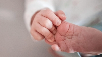 Welche Babynamen wurden 2023 besonders gerne vergeben? (Foto: Fabian Strauch/dpa)