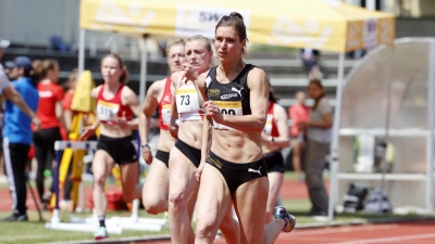 Amelie-Sophie Lederer gewinnt ihren 100-m-Vorlauf und die Bayerische Polizeimeisterschaft. (F.: Theo Kiefner)