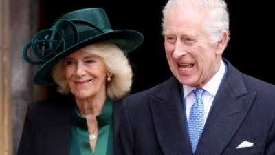 König Charles und Königin Camilla wollen am kommenden Dienstag eine Krebsklinik besuchen und sich dort mit Ärzten und Patienten treffen. (Foto: Hollie Adams/Reuters Pool/AP/dpa)
